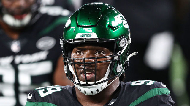 EAST RUTHERFORD, NEW JERSEY - OCTOBER 01: Steve McLendon #99 of the New York Jets looks on during warm ups against the Denver Broncos at MetLife Stadium on October 01, 2020 in East Rutherford, New Jersey.