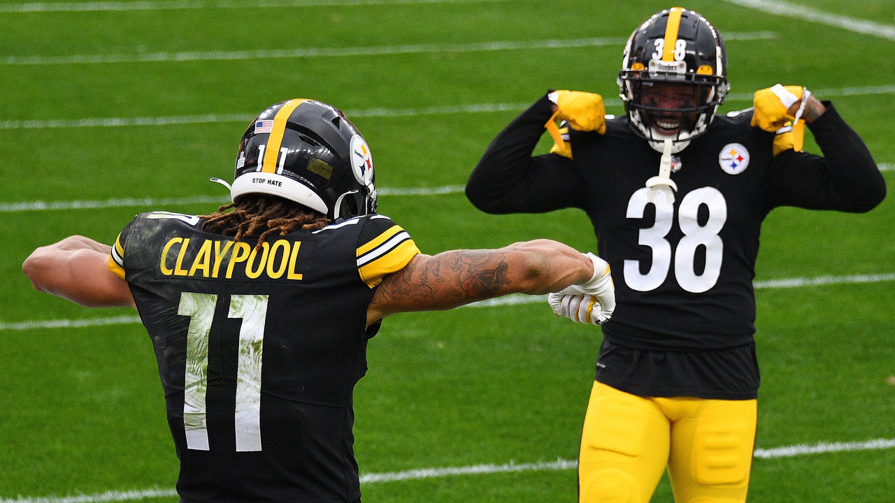 PITTSBURGH, PENNSYLVANIA - OCTOBER 18: Chase Claypool #11 of the Pittsburgh Steelers celebrates with Jaylen Samuels #38 after a three-yard touchdown against the Cleveland Browns in the third quarter of their NFL game at Heinz Field on October 18, 2020 in Pittsburgh, Pennsylvania.