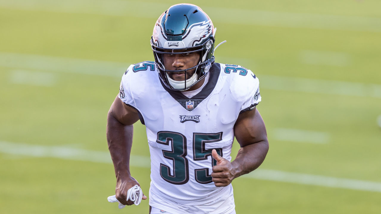 SANTA CLARA, CA - OCTOBER 04: Philadelphia Eagles Running Back Boston Scott (35) warms up before the NFL football game between the Philadelphia Eagles and the San Francisco 49ers on October 4, 2020 at Levis Stadium in Santa Clara, CA.