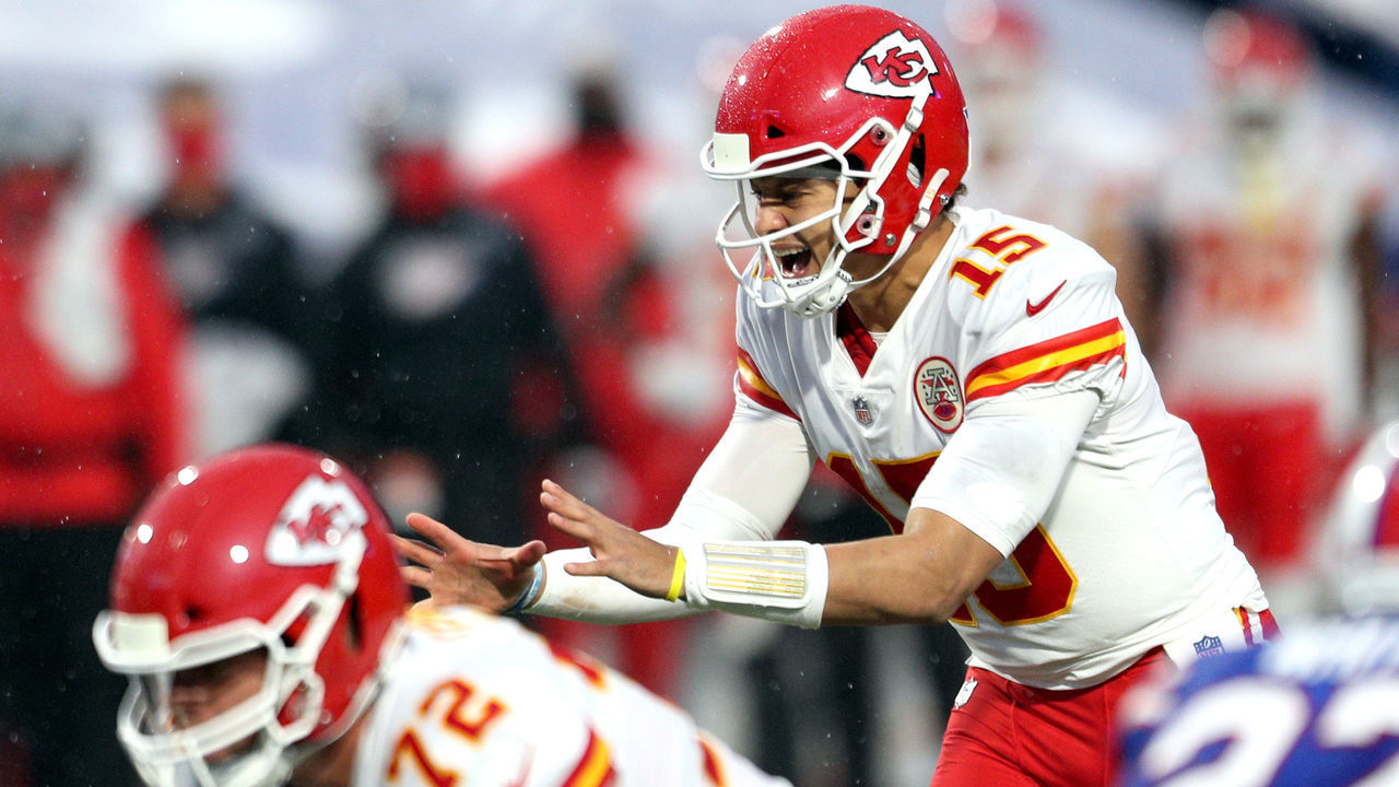 ORCHARD PARK, NEW YORK - OCTOBER 19: Patrick Mahomes #15 of the Kansas City Chiefs prepares to snap the ball against the Buffalo Bills during the first half at Bills Stadium on October 19, 2020 in Orchard Park, New York.