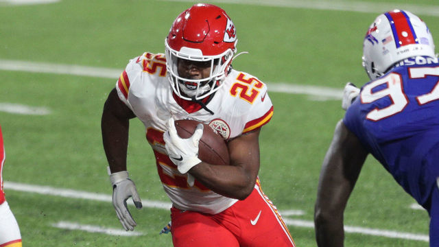 ORCHARD PARK, NEW YORK - OCTOBER 19: Clyde Edwards-Helaire #25 of the Kansas City Chiefs carries the ball against the Buffalo Bills during the second half at Bills Stadium on October 19, 2020 in Orchard Park, New York.