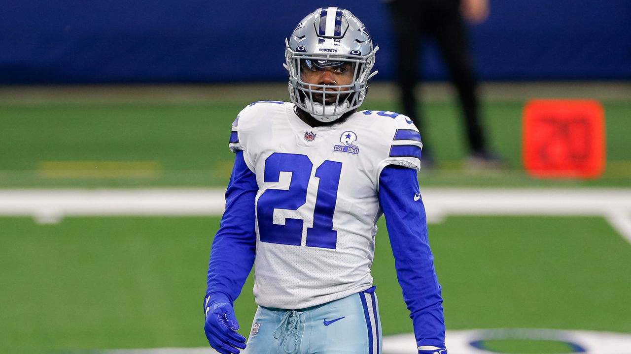 ARLINGTON, TX - OCTOBER 11: Dallas Cowboys Running Back Ezekiel Elliott (21) during the NFL game between the New York Giants and Dallas Cowboys on October 11, 2020 at AT&T Stadium in Arlington, TX.