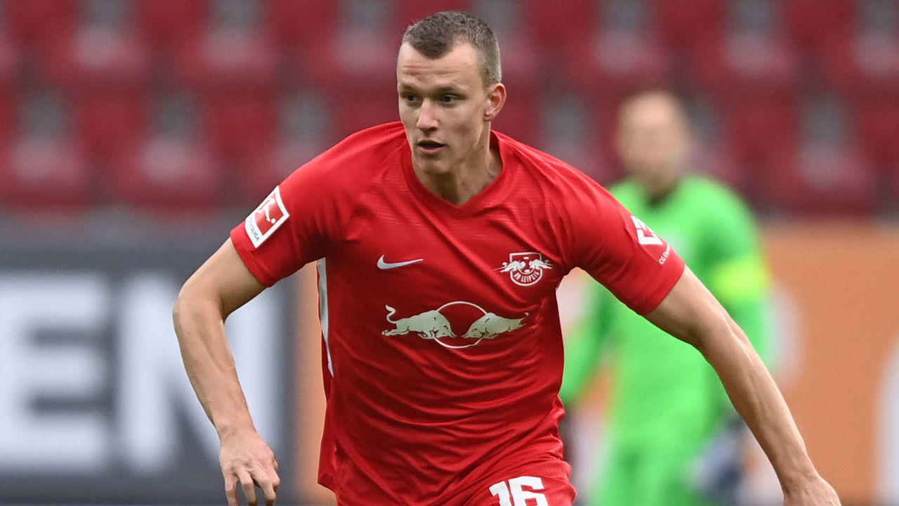 AUGSBURG, GERMANY - OCTOBER 17: Leipzig's Lukas Klostermann in action during the German Bundesliga soccer match between FC Augsburg and RB Leipzigat WWK-Arena on October 17, 2020 in Augsburg, Germany.