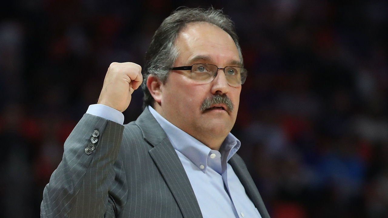 DETROIT, MI - APRIL 6: Detroit Pistons head basketball coach Stan Van Gundy shouts out instructions during the second quarter of the game against the Dallas Mavericks at Little Caesars Arena on April 6, 2018 in Detroit, Michigan. *** Local Caption *** Stan Van Gundy