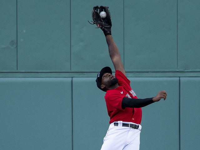 Jackie Bradley Jr. Has Relatable Reaction To Gold Glove Finalist Snub 