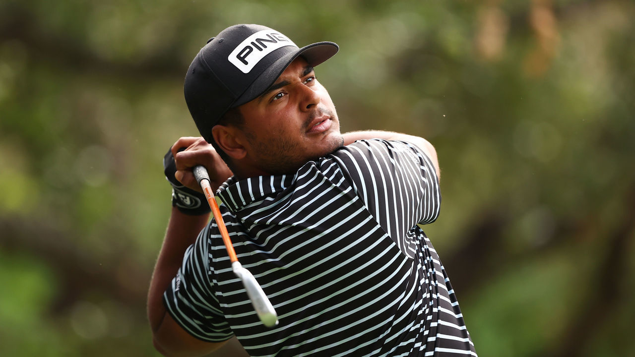 THOUSAND OAKS, CALIFORNIA - OCTOBER 22: Sebastian Munoz of Colombia plays his shot from the 18th tee during the first round of the Zozo Championship @ Sherwood on October 22, 2020 in Thousand Oaks, California.