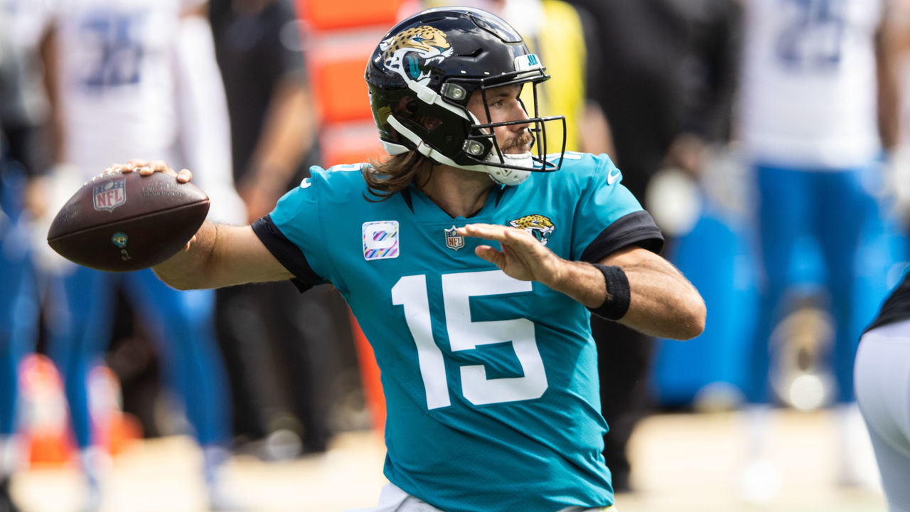 JACKSONVILLE, FLORIDA - OCTOBER 18: Gardner Minshew #15 of the Jacksonville Jaguars looks to pass during the fourth quarter of a game against the Detroit Lions at TIAA Bank Field on October 18, 2020 in Jacksonville, Florida.