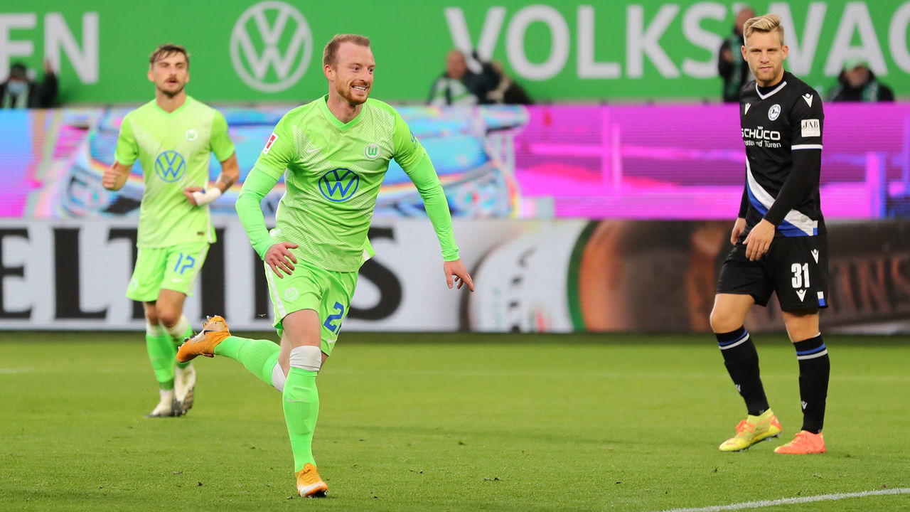 WOLFSBURG, GERMANY - OCTOBER 25: Maximilian Arnold of Vfl Wolfsburg celebrates after scoring his sides second goal during the Bundesliga match between VfL Wolfsburg and DSC Arminia Bielefeld at Volkswagen Arena on October 25, 2020 in Wolfsburg, Germany. A limited number of spectators will be in attendance as Covid-19 pandemic restrictions are eased in Wolfsburg.