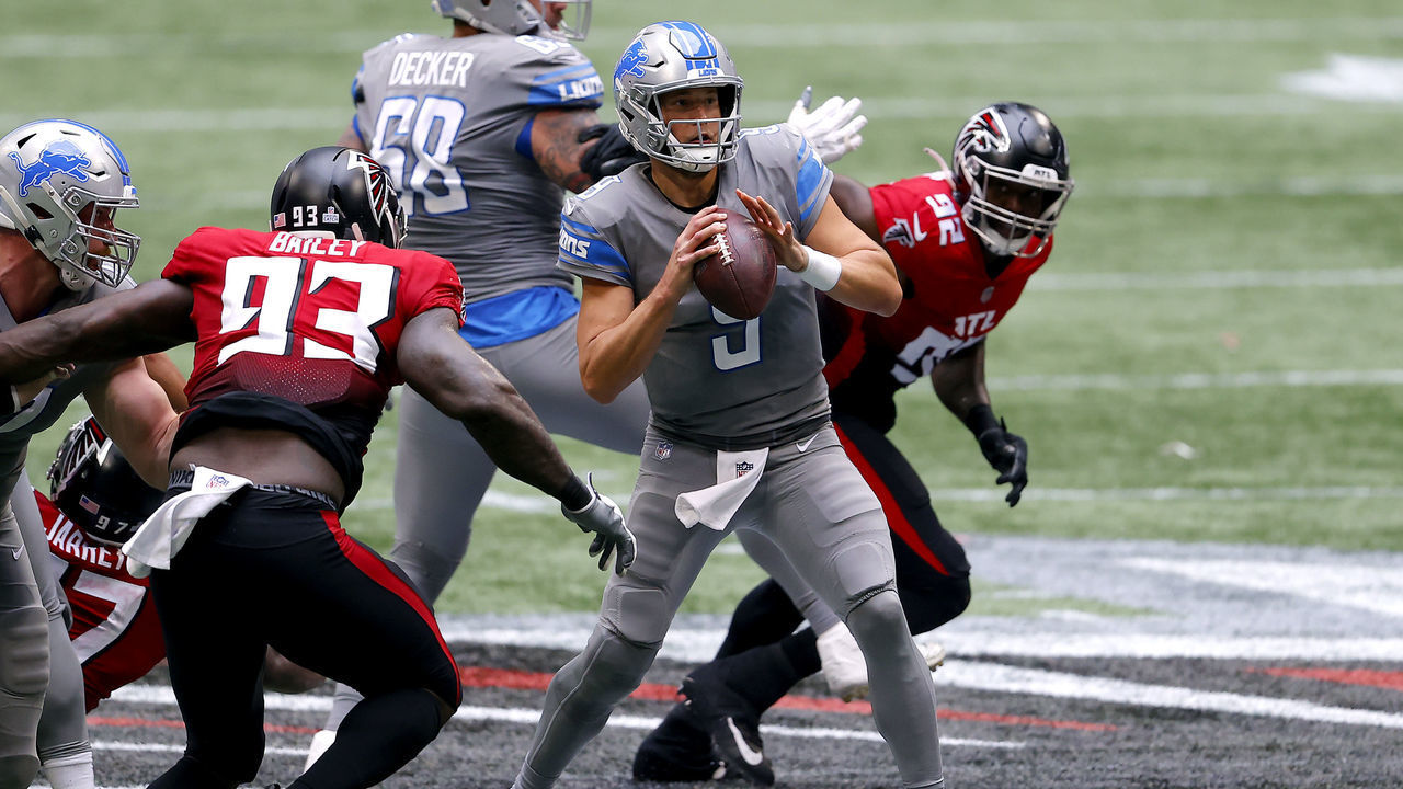 ATLANTA, GEORGIA - OCTOBER 25: Matthew Stafford #9 of the Detroit Lions looks to pass against the Atlanta Falcons during the second half at Mercedes-Benz Stadium on October 25, 2020 in Atlanta, Georgia.