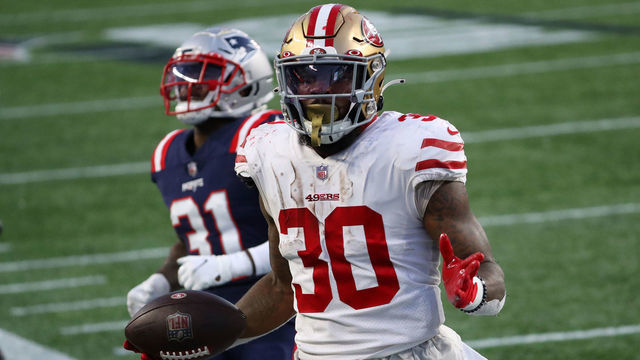 FOXBOROUGH, MASSACHUSETTS - OCTOBER 25: Jeff Wilson Jr. #30 of the San Francisco 49ers celebrates his 16-yard touchdown against the New England Patriots during the second quarter of their NFL game at Gillette Stadium on October 25, 2020 in Foxborough, Massachusetts.