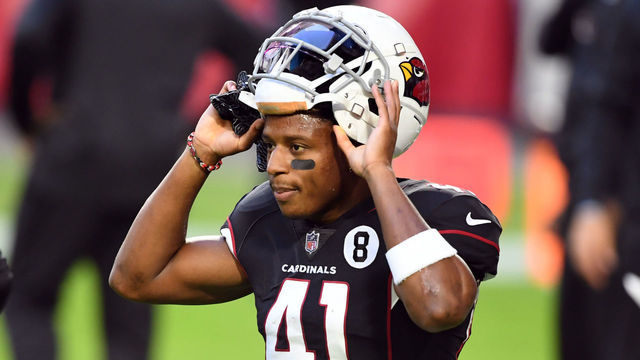 GLENDALE, ARIZONA - OCTOBER 25: Kenyan Drake #41 of the Arizona Cardinals warms up prior to a game against the Seattle Seahawks at State Farm Stadium on October 25, 2020 in Glendale, Arizona.