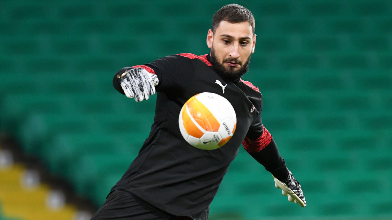 GLASGOW, SCOTLAND - OCTOBER 22: AC Milan's Gianluigi Donnarumma warms up during the UEFA Europa League match between Celtic and AC Milan at Celtic ParkOctober 22, 2020, in Glasgow, Scotland.