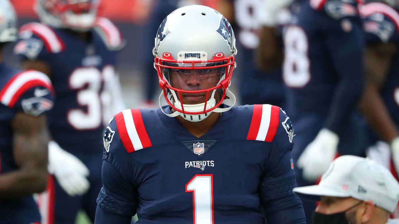 FOXBOROUGH, MASSACHUSETTS - OCTOBER 25: Cam Newton #1 of the New England Patriots warms up prior to their game against the San Francisco 49ers at Gillette Stadium on October 25, 2020 in Foxborough, Massachusetts.