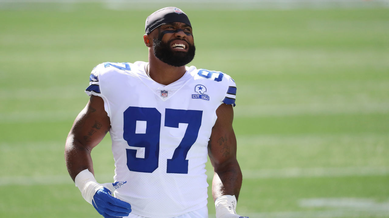 SEATTLE, WASHINGTON - SEPTEMBER 27: Everson Griffen #97 of the Dallas Cowboys looks on before their game against the Seattle Seahawks at CenturyLink Field on September 27, 2020 in Seattle, Washington.