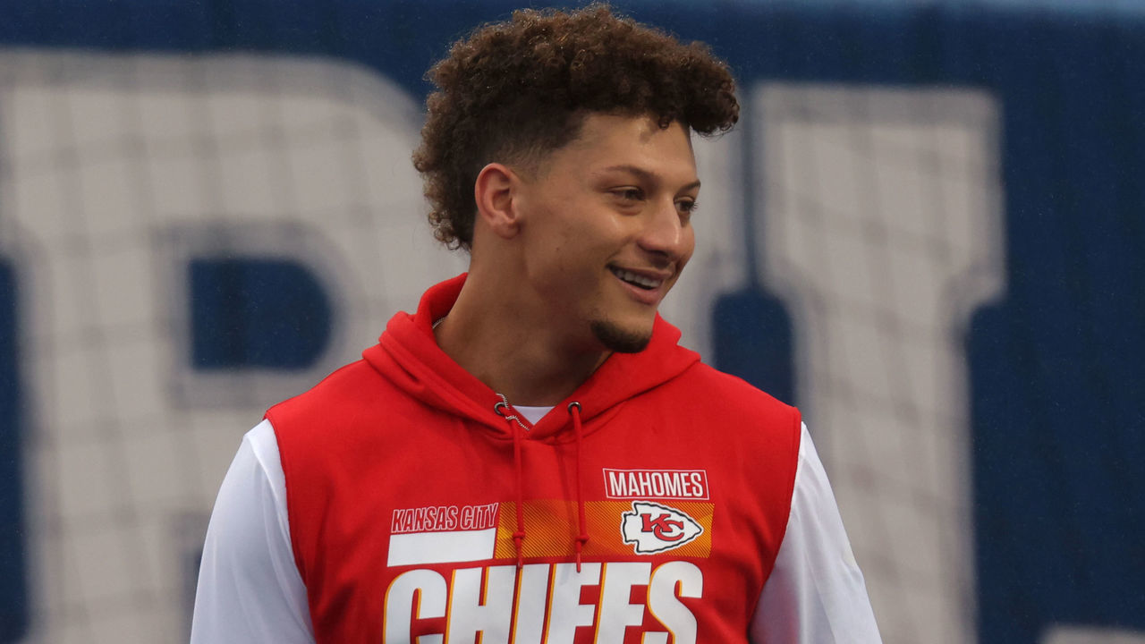 ORCHARD PARK, NY - OCTOBER 19: Patrick Mahomes #15 of the Kansas City Chiefs during warmups before a game against the Buffalo Bills at Bills Stadium on October 19, 2020 in Orchard Park, New York. Kansas City beats Buffalo 26 to 17.