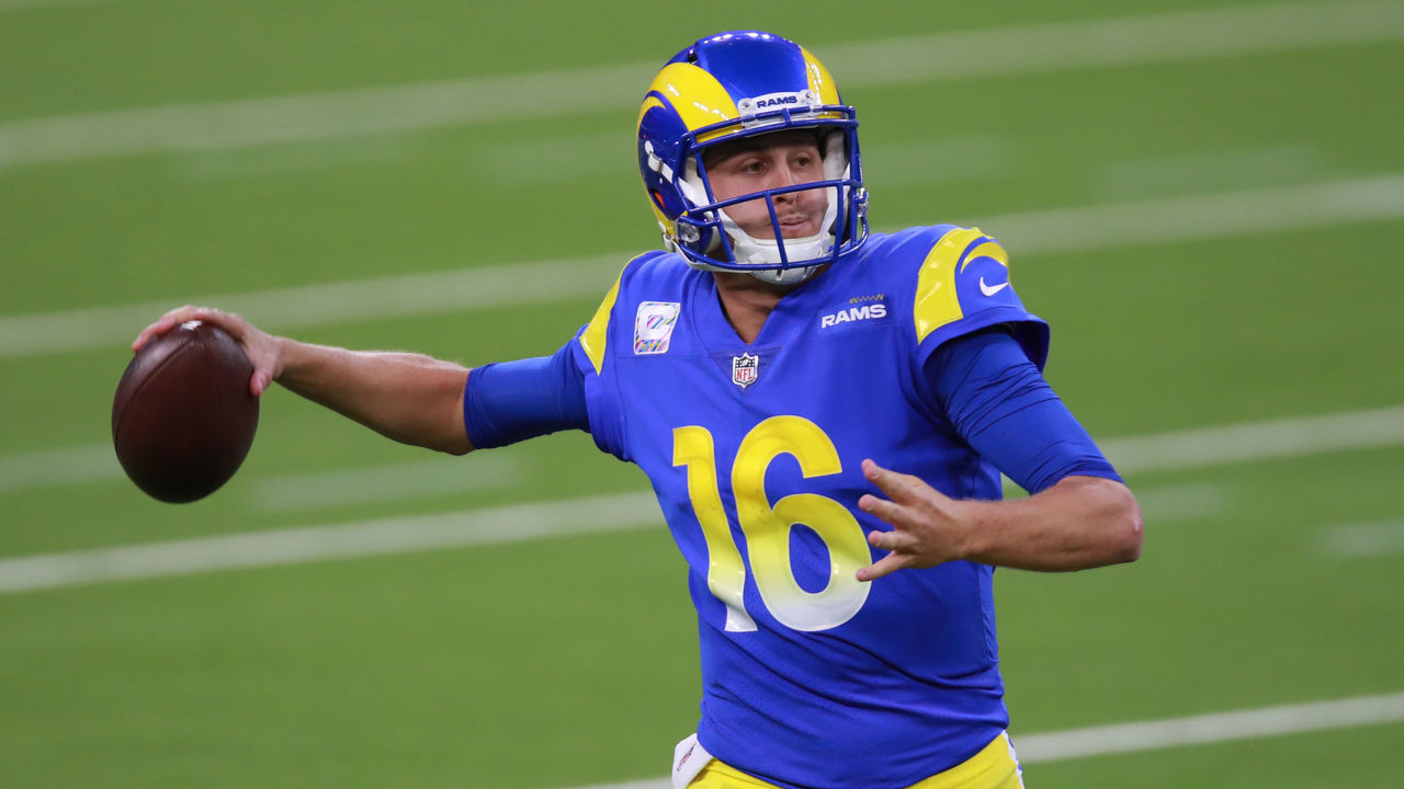 INGLEWOOD, CALIFORNIA - OCTOBER 26: Jared Goff #16 of the Los Angeles Rams throws the ball in the first quarter against the Chicago Bears at SoFi Stadium on October 26, 2020 in Inglewood, California.