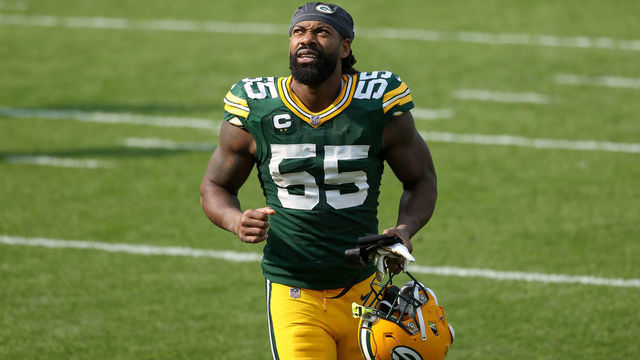 GREEN BAY, WISCONSIN - SEPTEMBER 20: Za'Darius Smith #55 of the Green Bay Packers jogs across the field after beating the Detroit Lions 42-21 at Lambeau Field on September 20, 2020 in Green Bay, Wisconsin.