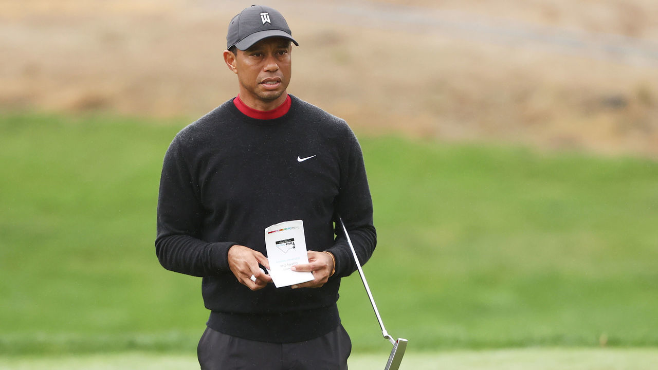 THOUSAND OAKS, CALIFORNIA - OCTOBER 25: Tiger Woods of the United States checks his yardage book on the tenth green during the final round of the Zozo Championship @ Sherwood on October 25, 2020 in Thousand Oaks, California.