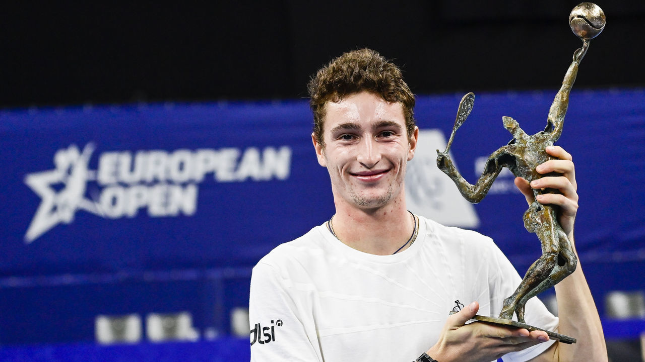 ATTENTION EDITORS - HAND OUT - EDITORIAL USE ONLY - NO SALES - NO MARKETING - Winner French Ugo Humbert poses for the photographer as he wins the tennis match between Australian De Minaur and French Humbert, the finals of the men's singles competition at the European Open Tennis ATP tournament in Antwerp, Sunday 25 October 2020. BELGA PHOTO LAURIE DIEFFEMBACQ