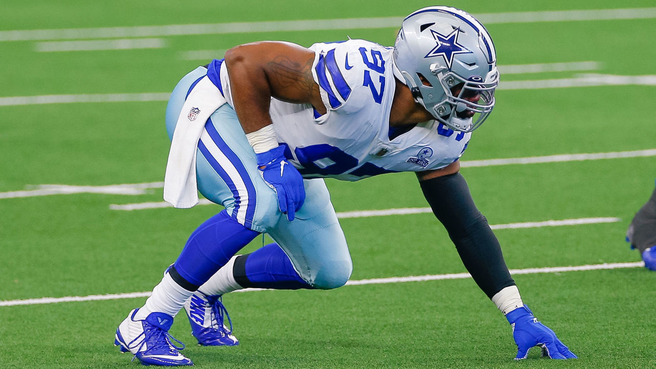 ARLINGTON, TX - OCTOBER 11: Dallas Cowboys Defensive End Everson Griffen (97) lines up during the NFL game between the New York Giants and Dallas Cowboys on October 11, 2020 at AT&T Stadium in Arlington, TX.
