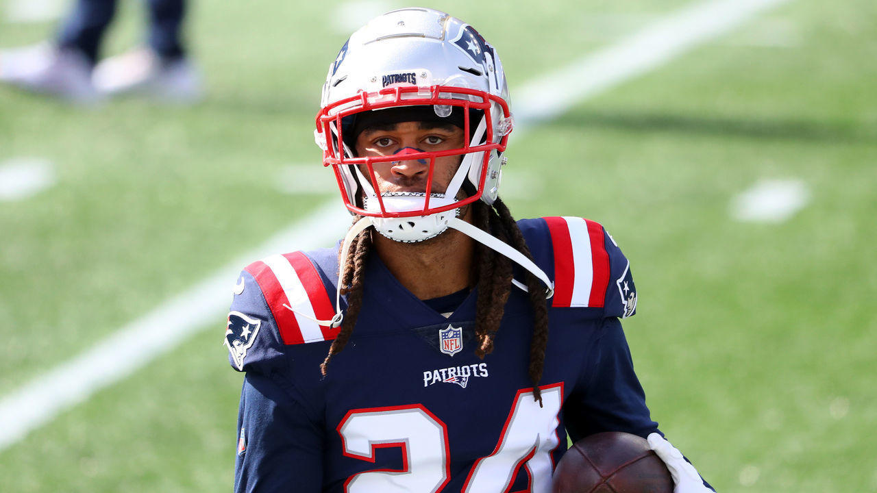 FOXBOROUGH, MASSACHUSETTS - OCTOBER 18: Stephon Gilmore #24 of the New England Patriots warms up prior to the game against the Denver Broncos at Gillette Stadium on October 18, 2020 in Foxborough, Massachusetts.