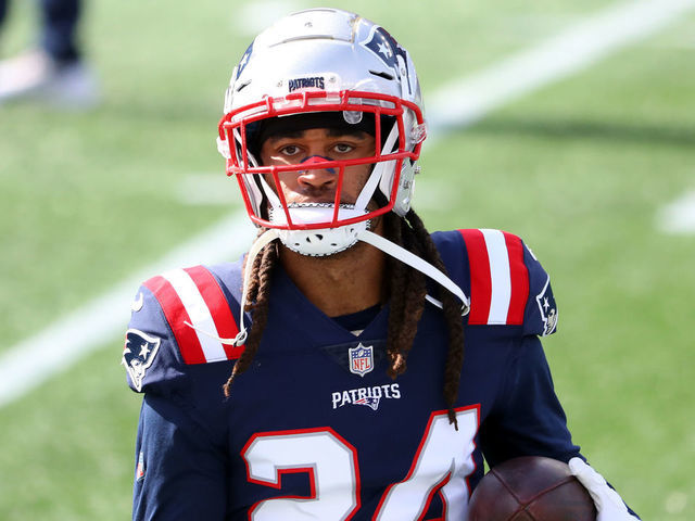 Patriots' Gilmore out vs. Bills due to knee injury