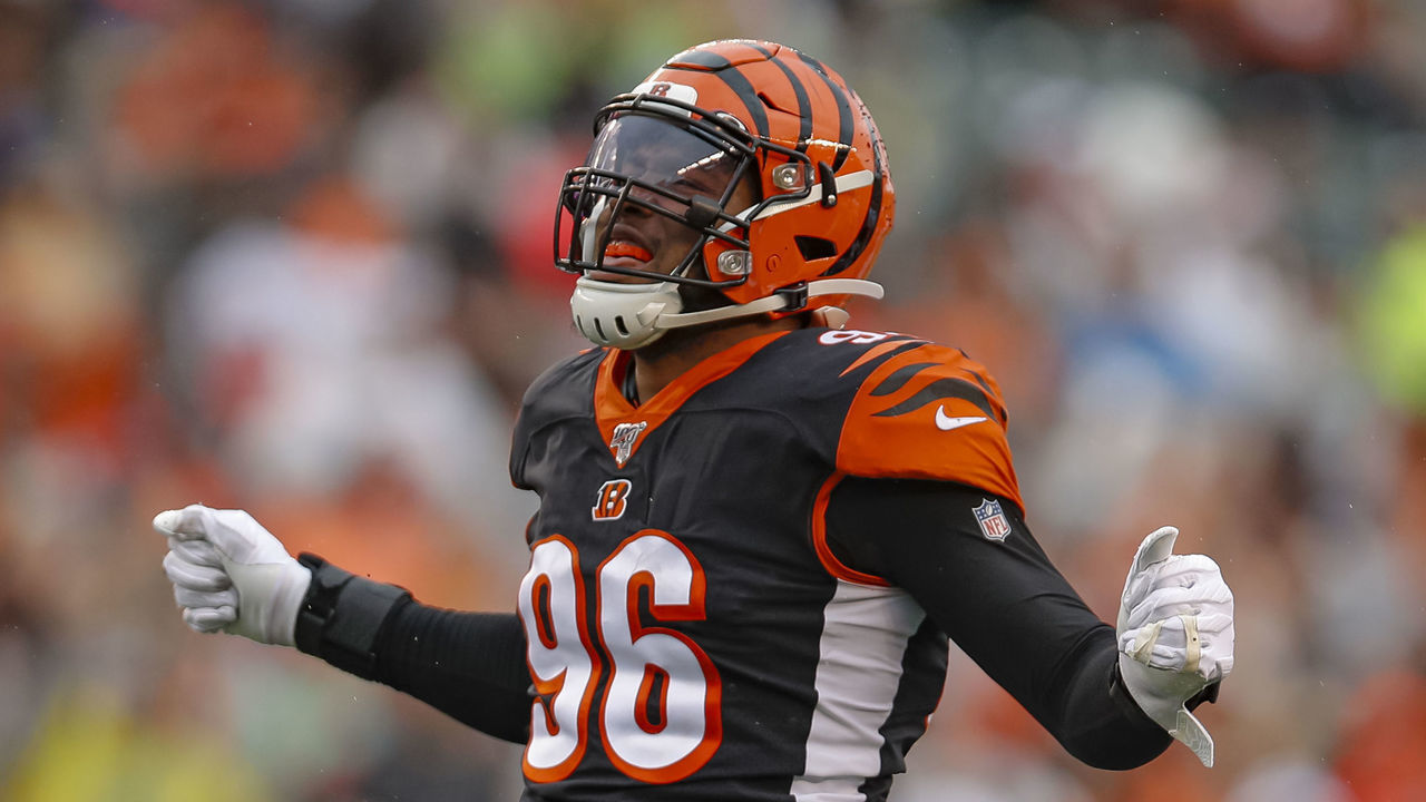 CINCINNATI, OH - DECEMBER 29: Carlos Dunlap #96 of the Cincinnati Bengals celebrates during the second half against the Cleveland Browns at Paul Brown Stadium on December 29, 2019 in Cincinnati, Ohio.