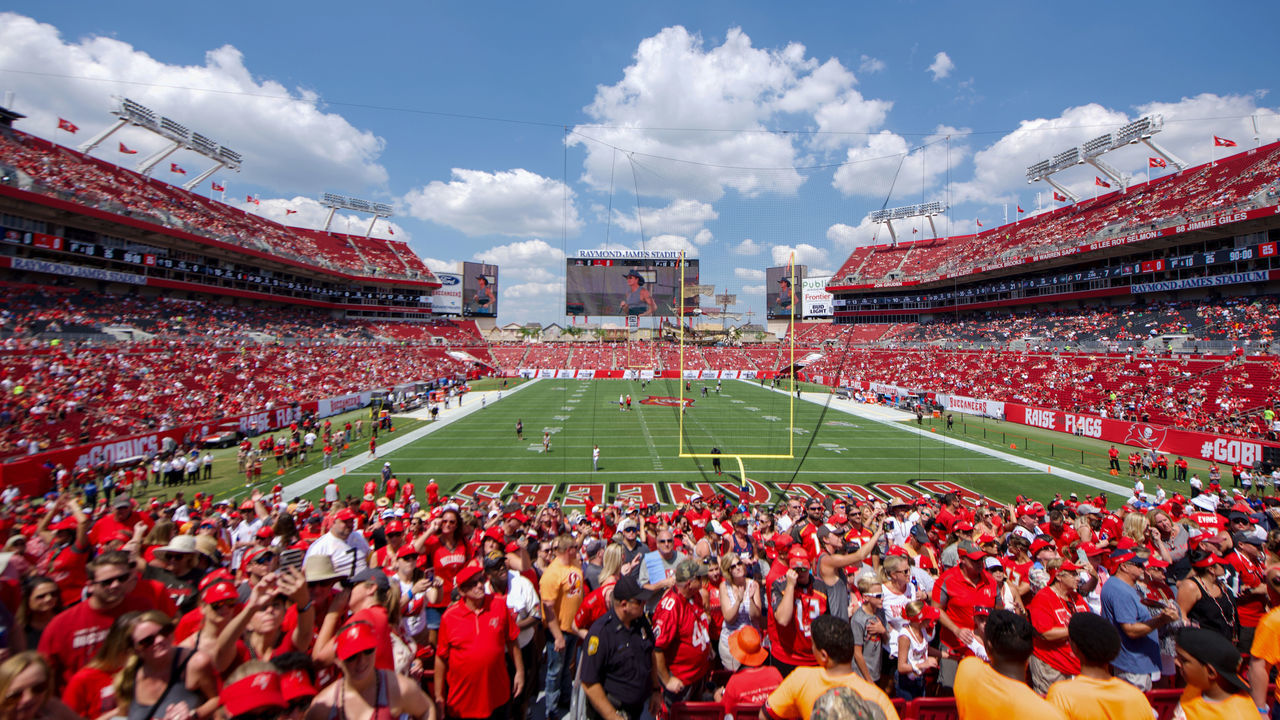 TAMPA, FLORIDA - SEPTEMBER 08: Fans cheer during a pregame Tim McGraw concert before the NFL season kicks off between the Tampa Bay Buccaneers and the San Francisco 49ers at Raymond James Stadium on September 08, 2019 in Tampa, Florida.