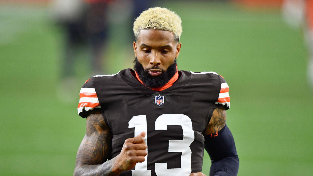 CLEVELAND, OH - SEPTEMBER 17: Odell Beckham Jr. #13 of the Cleveland Browns warms up before a game against the Cincinnati Bengals at FirstEnergy Stadium on September 17, 2020 in Cleveland, Ohio.