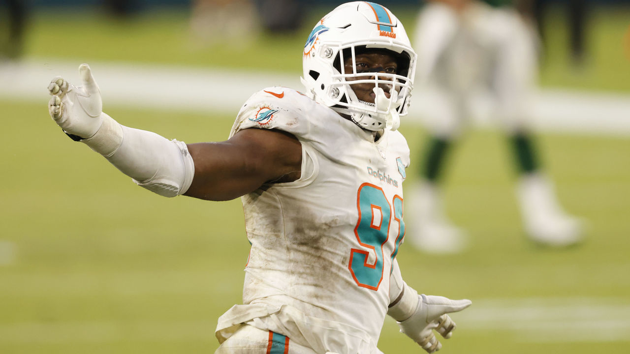 MIAMI GARDENS, FLORIDA - OCTOBER 18: Emmanuel Ogbah #91 of the Miami Dolphins reacts after a sack against the New York Jets at Hard Rock Stadium on October 18, 2020 in Miami Gardens, Florida.
