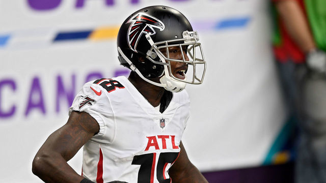 MINNEAPOLIS, MINNESOTA - OCTOBER 18: Calvin Ridley #18 of the Atlanta Falcons celebrates after scoring a touchdown in the third quarter against the Minnesota Vikings at U.S. Bank Stadium on October 18, 2020 in Minneapolis, Minnesota.
