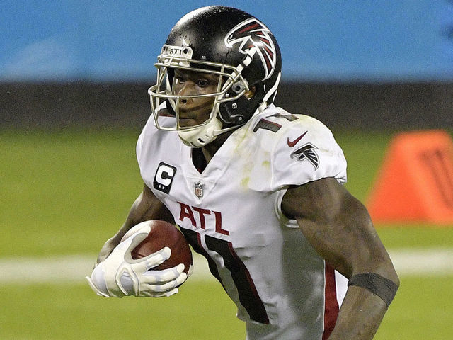 CHARLOTTE, NORTH CAROLINA - OCTOBER 29: Julio Jones #11 of the Atlanta Falcons runs against the Carolina Panthers during the third quarter at Bank of America Stadium on October 29, 2020 in Charlotte, North Carolina.