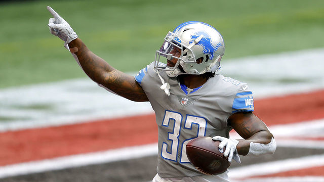 ATLANTA, GEORGIA - OCTOBER 25: D'Andre Swift #32 of the Detroit Lions celebrates his rushing touchdown against the Atlanta Falcons during the first half at Mercedes-Benz Stadium on October 25, 2020 in Atlanta, Georgia.
