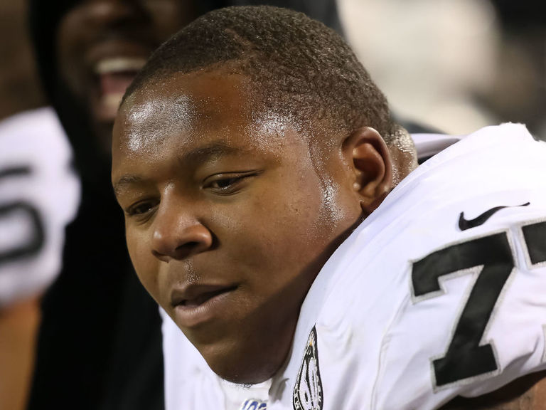 Trent Brown returns to practice for Raiders