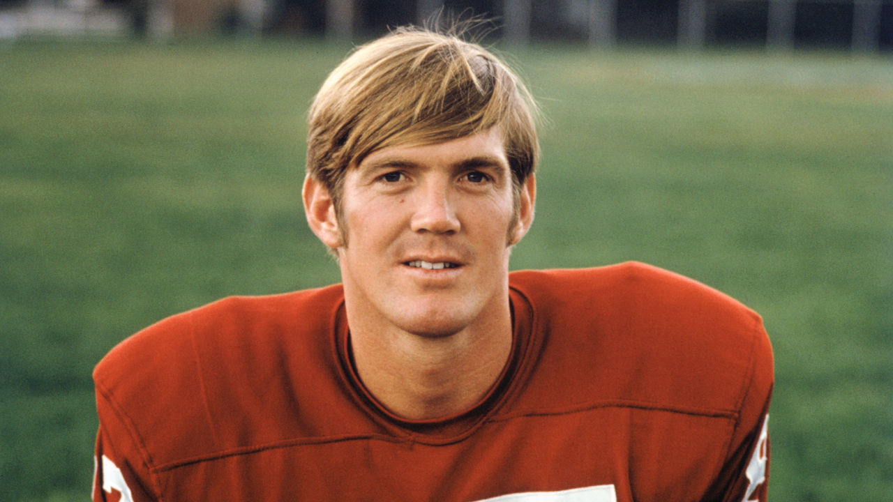 1970 - Jerry Smith of the Washington Redskins football team is shown in uniform in a head and shoulders shot.