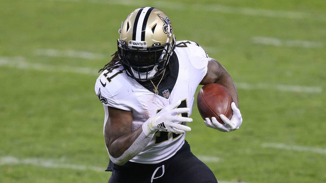 CHICAGO, IL - NOVEMBER 01: New Orleans Saints running back Alvin Kamara (41) runs with the football in action during a game between the Chicago Bears and the New Orleans Saints on November 1st, 2020 at Soldier Stadium, in Chicago, IL.