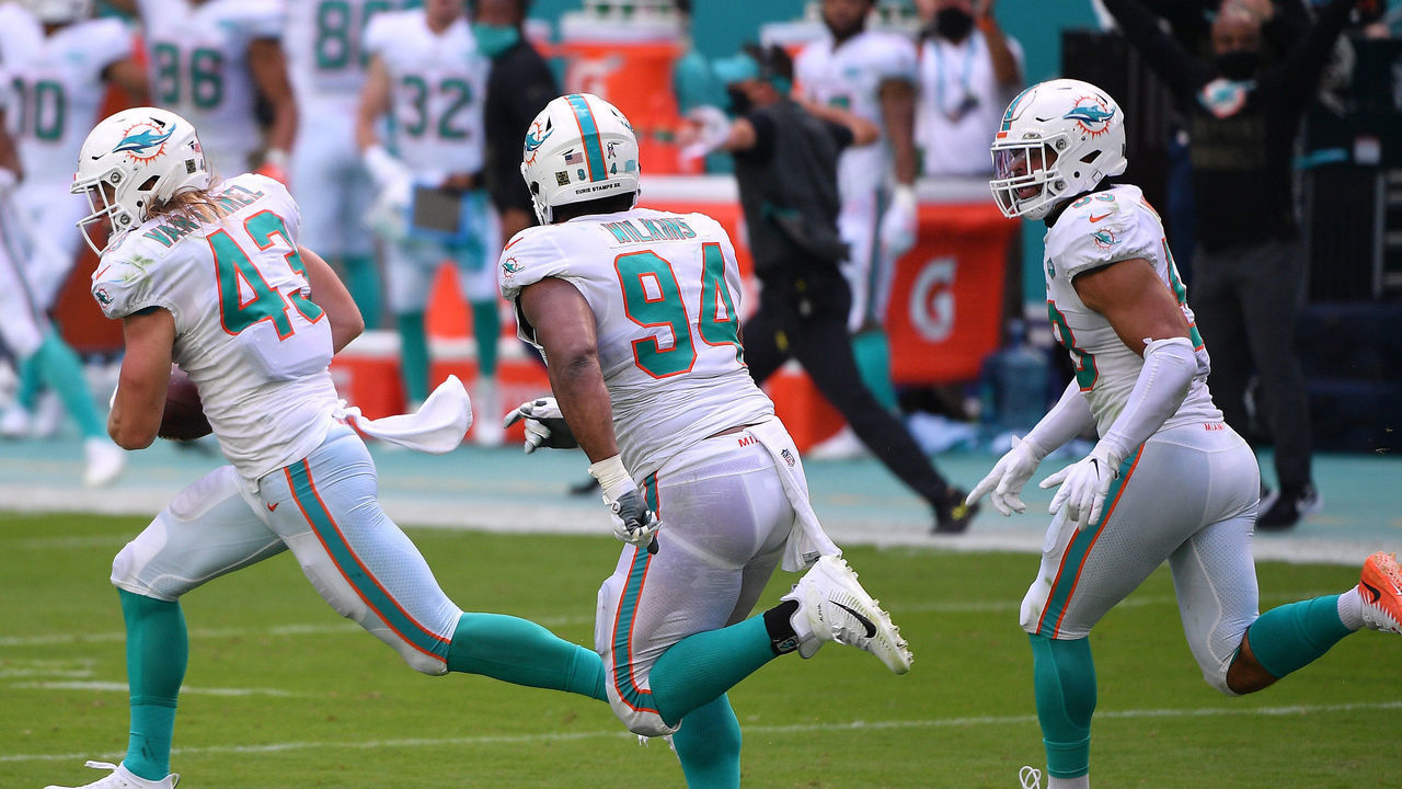 MIAMI GARDENS, FLORIDA - NOVEMBER 01: Andrew Van Ginkel #43 of the Miami Dolphins returns a fumble for a 78-yard touchdown against the Los Angeles Rams during their NFL game at Hard Rock Stadium on November 01, 2020 in Miami Gardens, Florida.