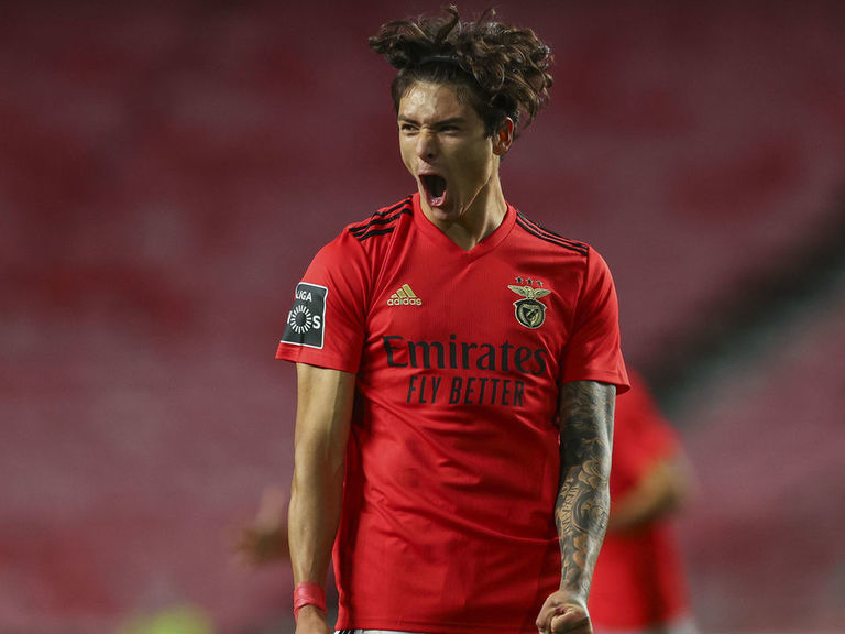 Report: Barcelona intensifying pursuit for Benfica's ...