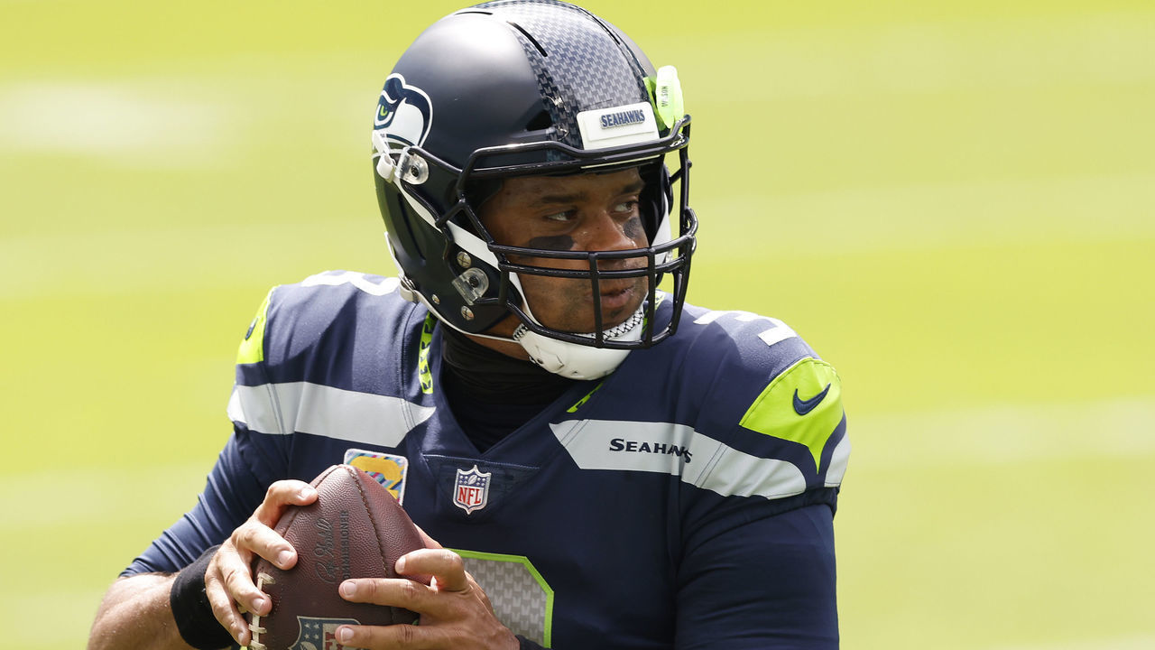 MIAMI GARDENS, FLORIDA - OCTOBER 04: Russell Wilson #3 of the Seattle Seahawks warms up prior to the game against the Miami Dolphins at Hard Rock Stadium on October 04, 2020 in Miami Gardens, Florida.