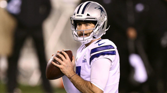 PHILADELPHIA, PENNSYLVANIA - NOVEMBER 01: Quarterback Ben DiNucci #7 of the Dallas Cowboys looks to make a pass play against the Philadelphia Eagles in the first quarter of the game at Lincoln Financial Field on November 01, 2020 in Philadelphia, Pennsylvania.