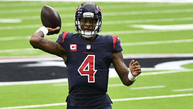 HOUSTON, TEXAS - OCTOBER 25: Deshaun Watson #4 of the Houston Texans passes against the Green Bay Packers during the third quarter at NRG Stadium on October 25, 2020 in Houston, Texas.