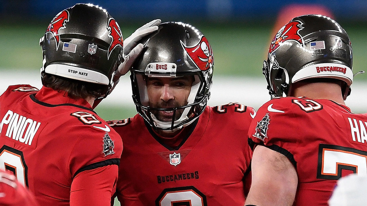 EAST RUTHERFORD, NEW JERSEY - NOVEMBER 02: Ryan Succop #3 of the Tampa Bay Buccaneers reacts after converting a field goal against the New York Giants in the first half with Bradley Pinion #8 and Joe Haeg #73 at MetLife Stadium on November 02, 2020 in East Rutherford, New Jersey.