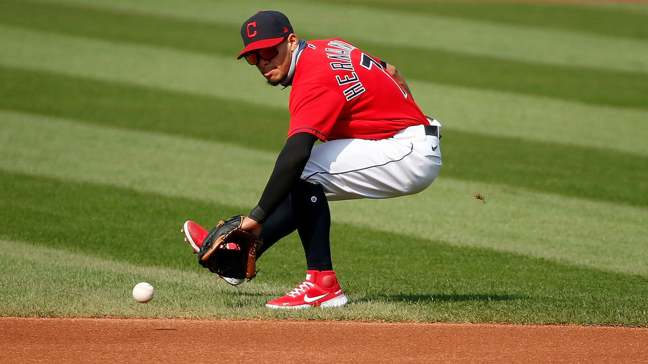 CLEVELAND, OH - SEPTEMBER 27: Cesar Hernandez #7 of the Cleveland Indians fields a ground ball during the game against the Pittsburgh Pirates at Progressive Field on September 27, 2020 in Cleveland, Ohio.