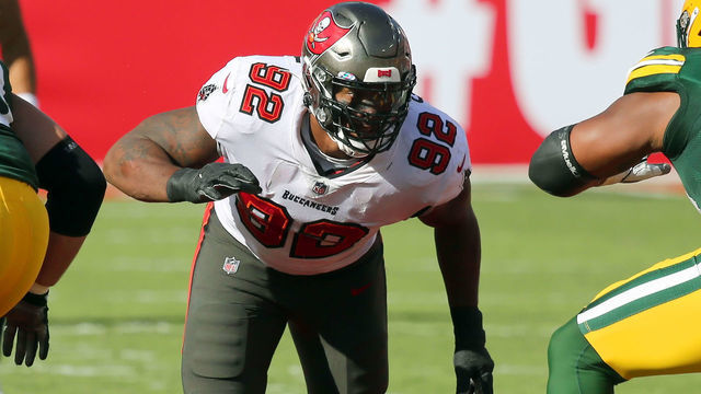 TAMPA, FL - OCTOBER 18: William Gholston (92) of the Buccaneers rushes the passer during the regular season game between the Green Bay Packers and the Tampa Bay Buccaneers on October 18, 2020 at Raymond James Stadium in Tampa, Florida.
