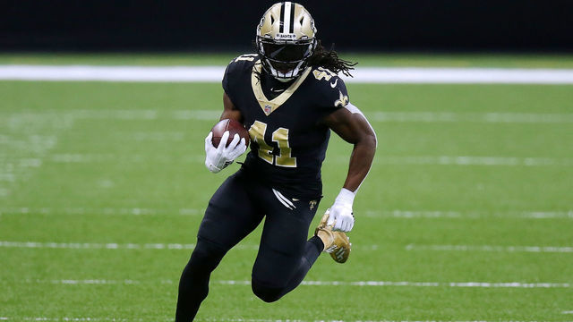 NEW ORLEANS, LOUISIANA - OCTOBER 25: Alvin Kamara #41 of the New Orleans Saints runs with the ball against the Carolina Panthers during a game at the Mercedes-Benz Superdome on October 25, 2020 in New Orleans, Louisiana.