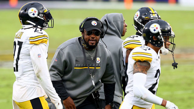BALTIMORE, MARYLAND - NOVEMBER 01: Head coach Mike Tomlin of the Pittsburgh Steelers celebrates with the defense after stopping the Baltimore Ravens on fourth down late in the fourth quarter at M&T Bank Stadium on November 01, 2020 in Baltimore, Maryland.