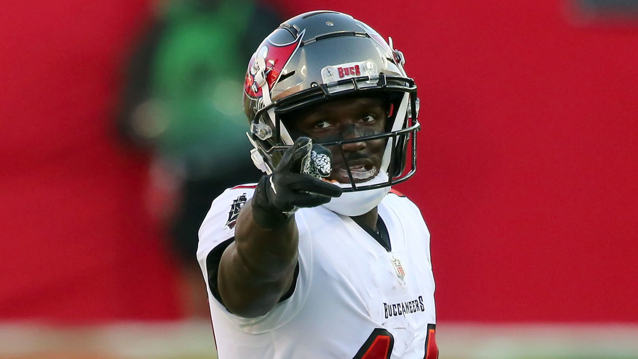 TAMPA, FL - OCTOBER 18: Chris Godwin (14) of the Buccaneers signals first down during the regular season game between the Green Bay Packers and the Tampa Bay Buccaneers on October 18, 2020 at Raymond James Stadium in Tampa, Florida.