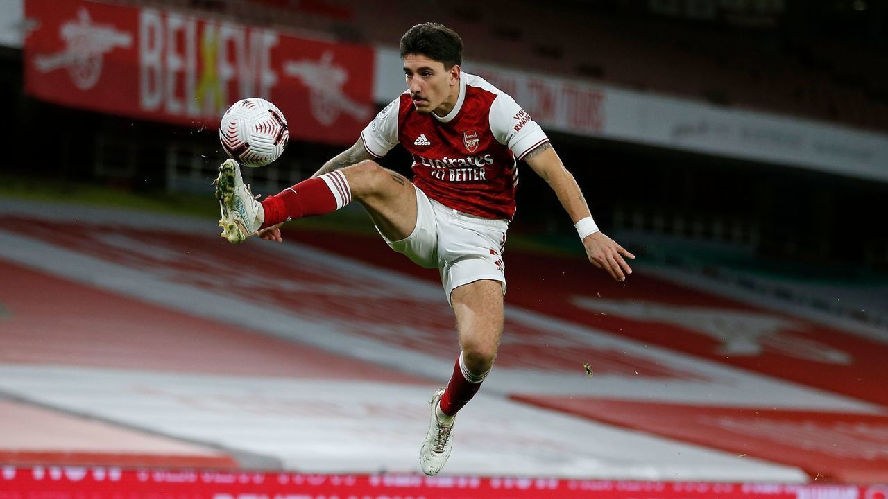 Arsenal's Spanish defender Hector Bellerin controls the ball during the English Premier League football match between Arsenal and Leicester City at the Emirates Stadium in London on October 25, 2020. - Leicester won the match 1-0.