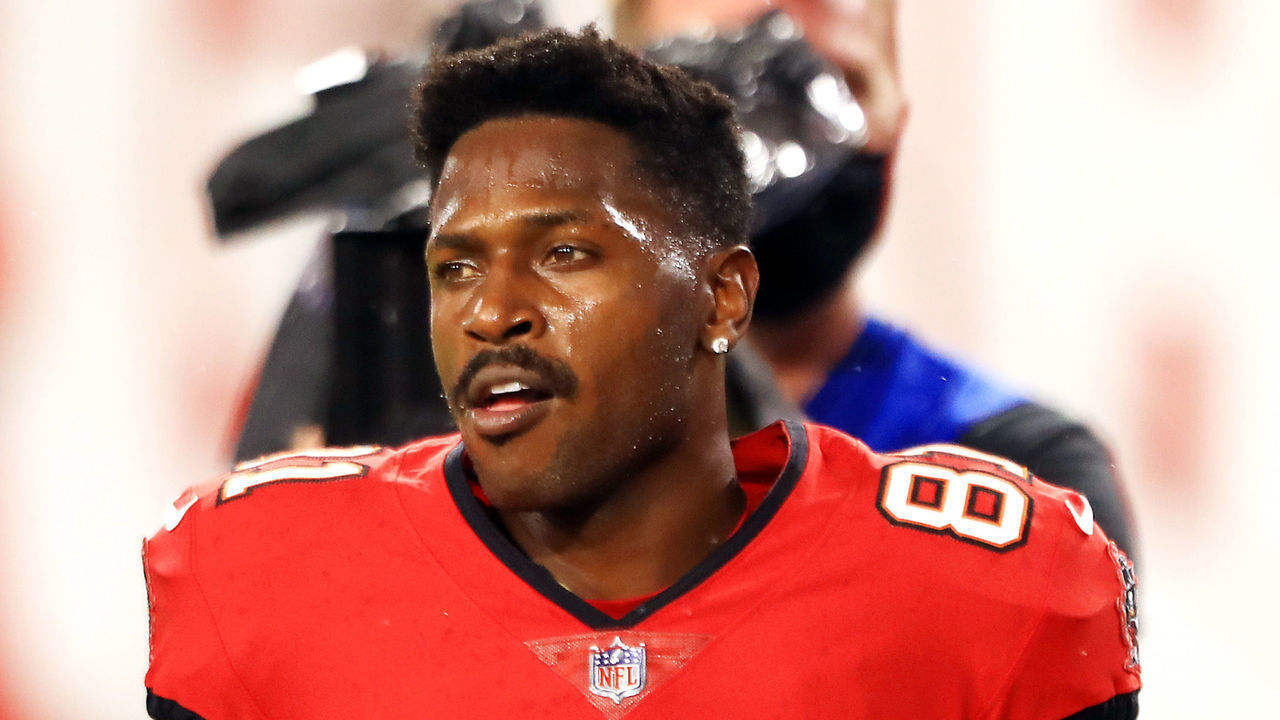 TAMPA, FLORIDA - NOVEMBER 08: Antonio Brown #81 of the Tampa Bay Buccaneers looks on before the game against the New Orleans Saints at Raymond James Stadium on November 08, 2020 in Tampa, Florida.