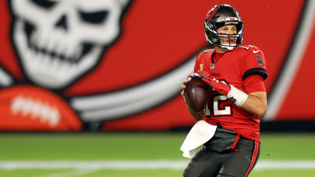 TAMPA, FLORIDA - NOVEMBER 08: Tom Brady #12 of the Tampa Bay Buccaneers looks to pass during the first half against the New Orleans Saints at Raymond James Stadium on November 08, 2020 in Tampa, Florida.